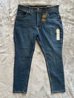 Lee Women’s Skinny Jeans Size 16P NWT Flex Motion Stretch Blue Denim